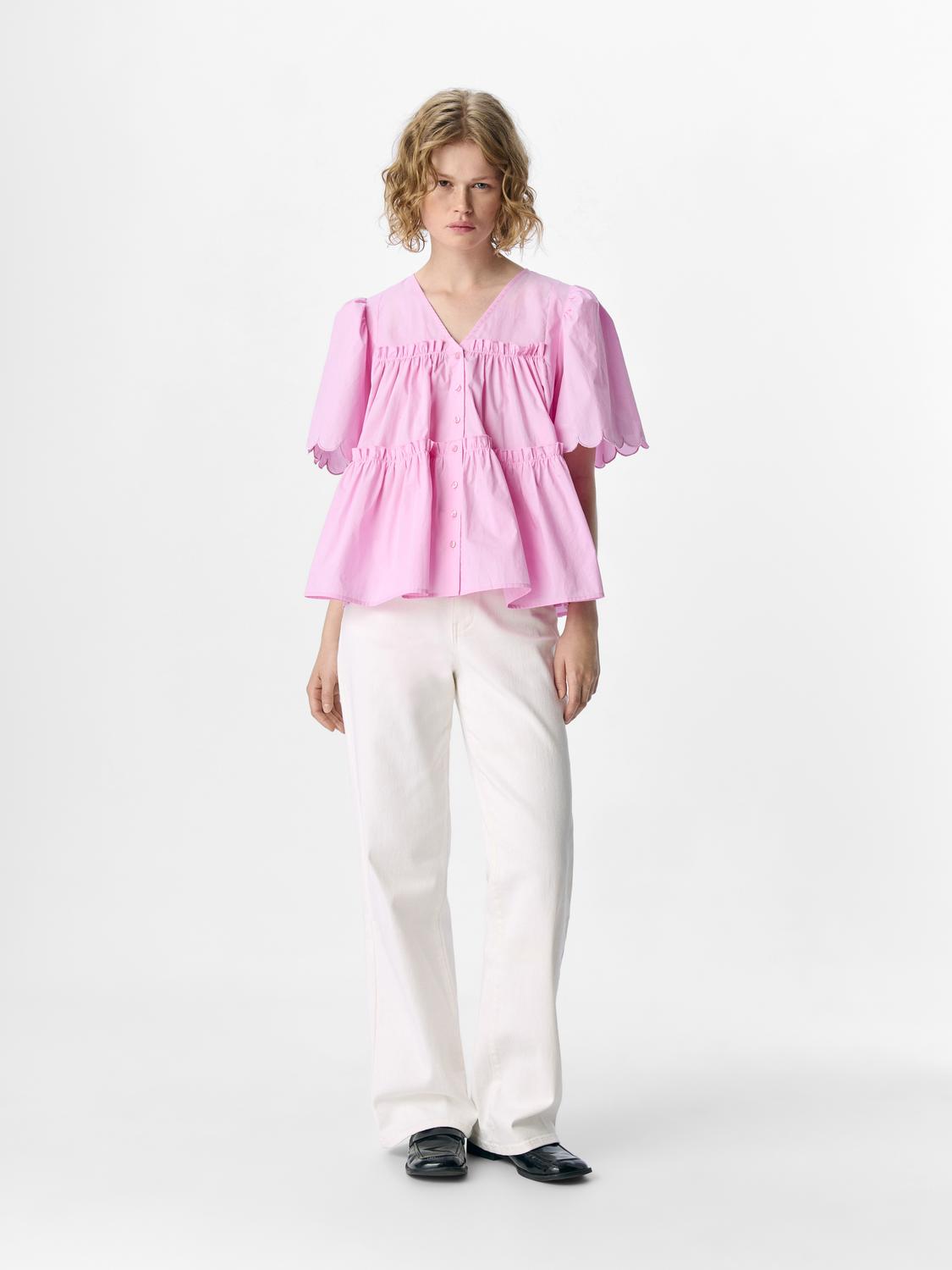 model_shot-front_full